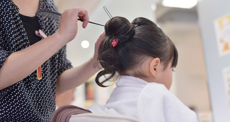 【七五三のヘアメイク】7歳になるとバリエーションも豊富!