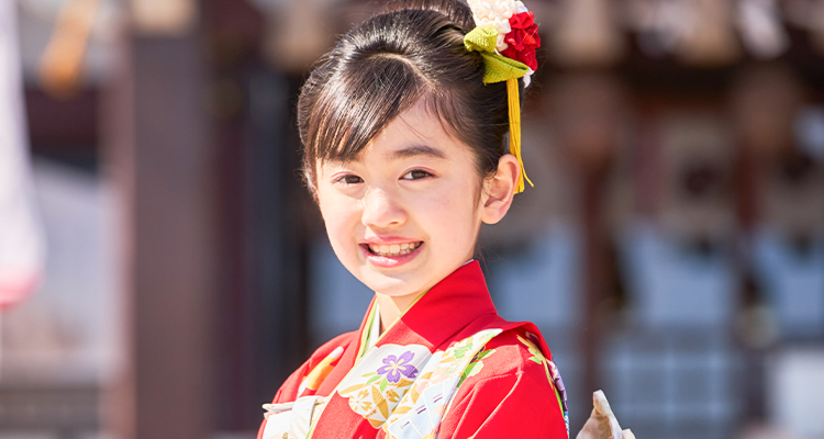 お宮参りの記念写真|何を着る?お母さんの服装マナーとコーディネート例