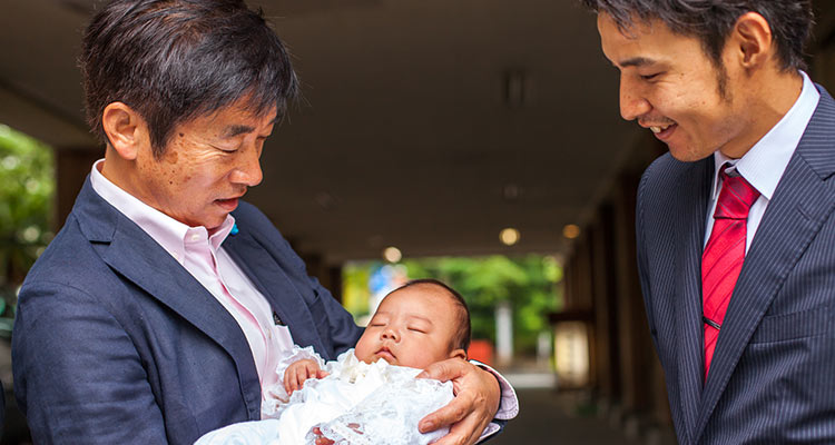 お宮参りの服装の特徴【父親・祖父】