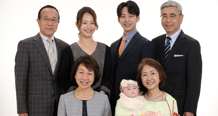 【洋装でのお宮参り】服装選びのポイント~両親や参列者~