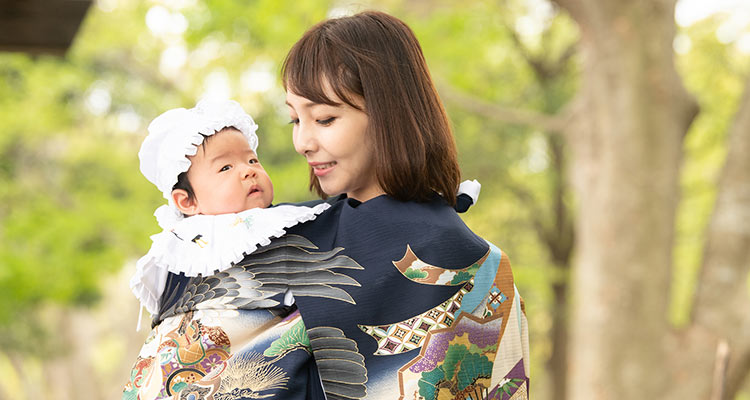 お宮参りの写真を撮るとき|お母さんの服装を選ぶ基準